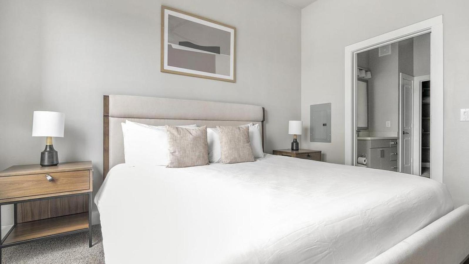 Landing Modern Apartment With Amazing Amenities Austin Exterior foto